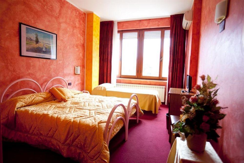 Italia 3*
