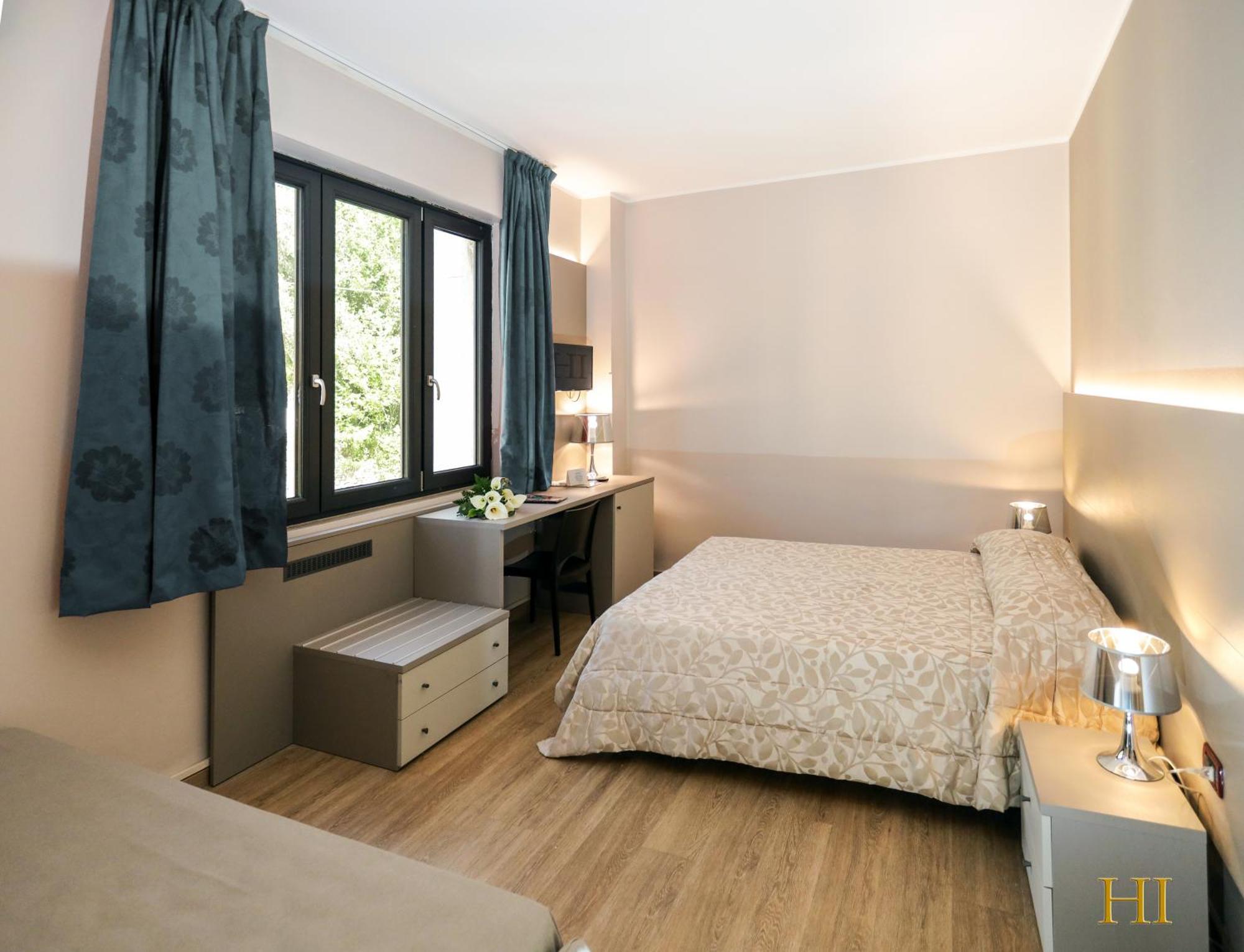 Hotel Italia 3*